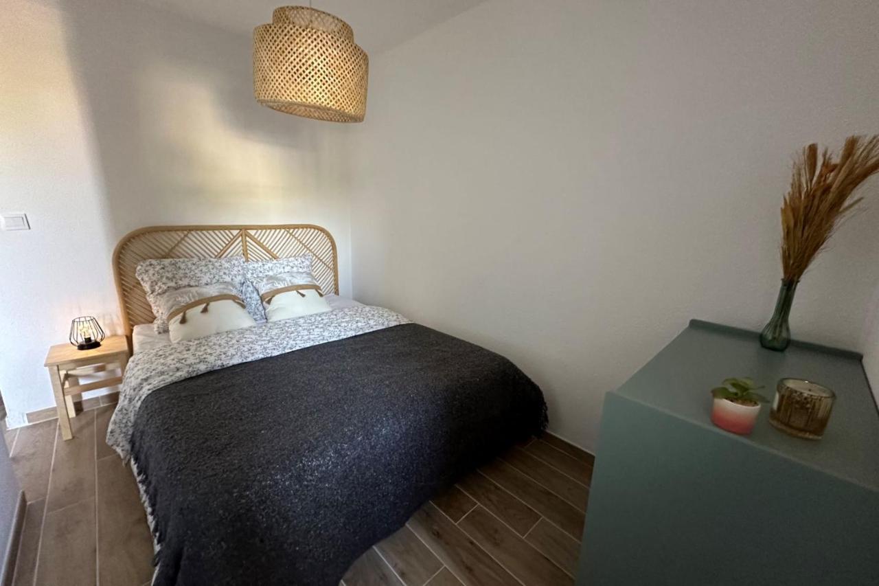 Very Cosy Apartment At 200 M From The Beaches La Londe-les-Maures Kültér fotó