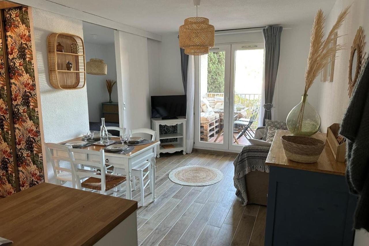 Very Cosy Apartment At 200 M From The Beaches La Londe-les-Maures Kültér fotó