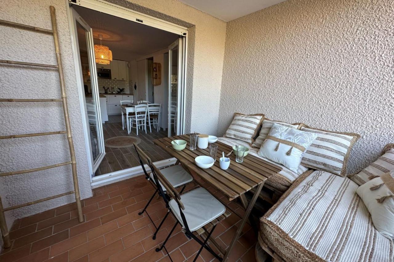 Very Cosy Apartment At 200 M From The Beaches La Londe-les-Maures Kültér fotó